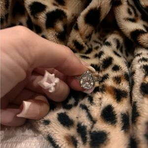 pandora pear halo ring 💍